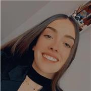 Holaa, Mi nombre es Laura y soy una chica que está estudiando Enfermería y le gustaría sacarse un dinerrillo
